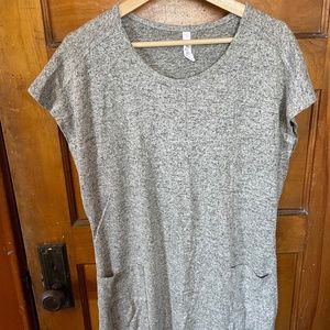 Latched Mama Nest Nursing Tunic, Whisper Grey, Small